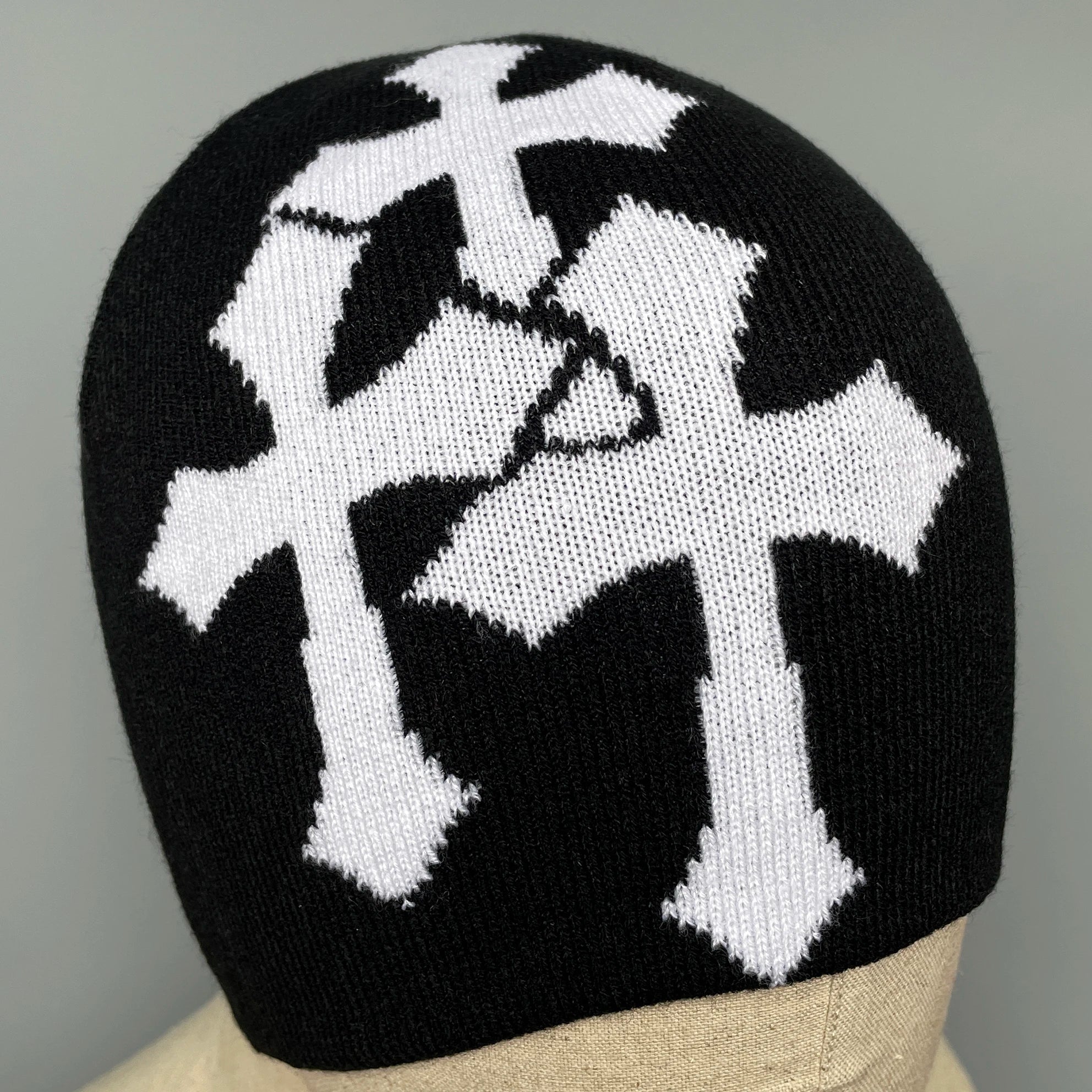 Y2K CRUCIFIX JACQUARD BEANIE